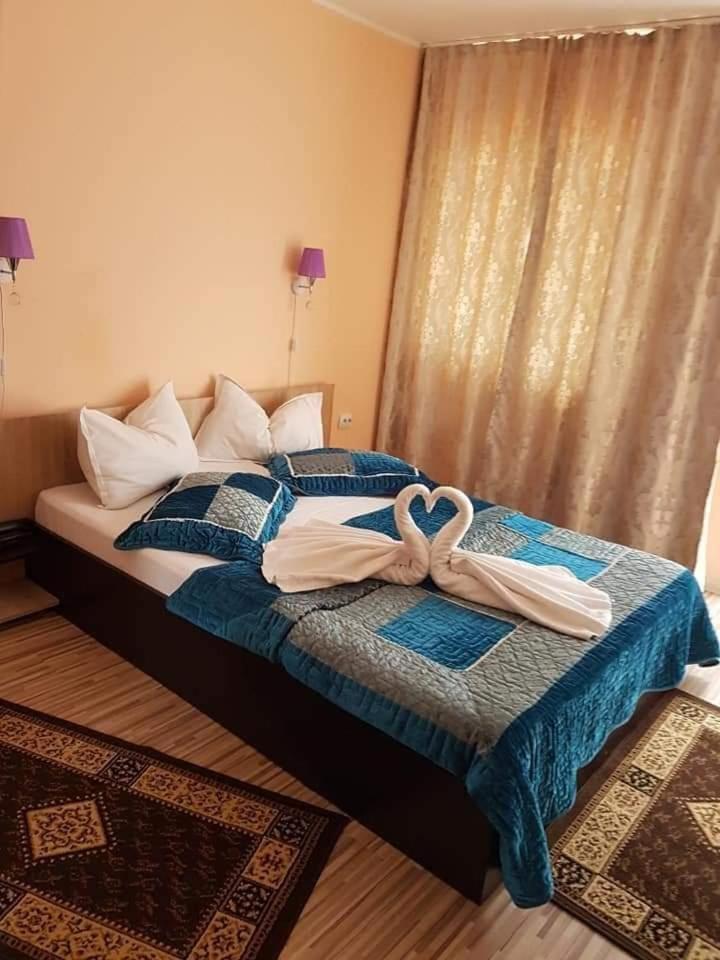 Vila Robert Hotel Schitu Екстериор снимка