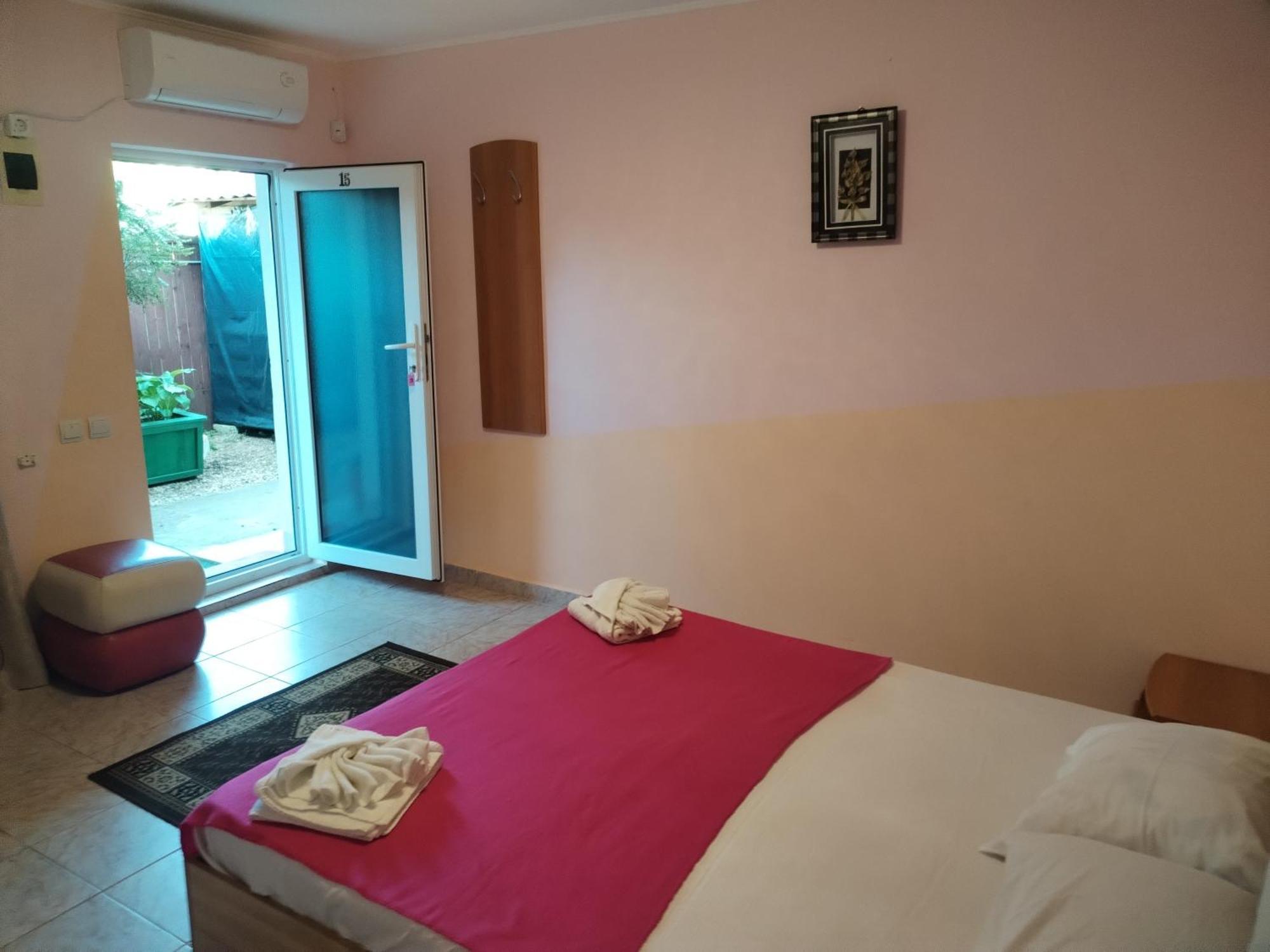 Vila Robert Hotel Schitu Екстериор снимка