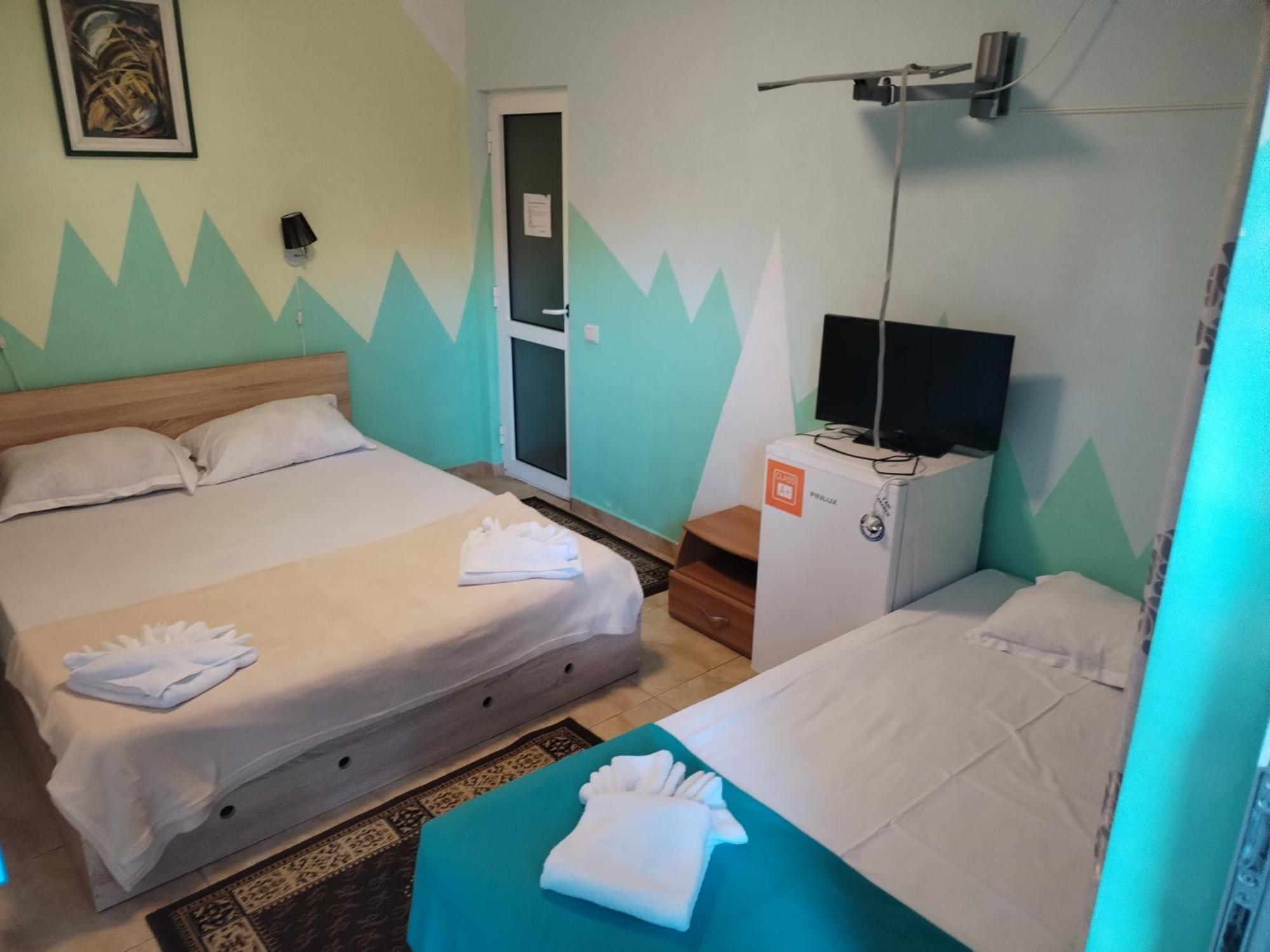 Vila Robert Hotel Schitu Екстериор снимка